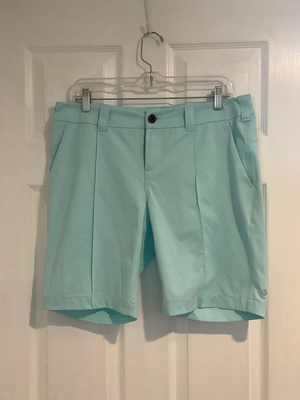 LULULEMON ATHLETICA Women’s Aquamarine Luxtreme Club Golf Shorts 10